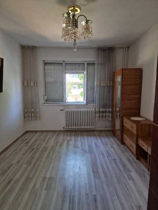 Garsoniera de vânzare