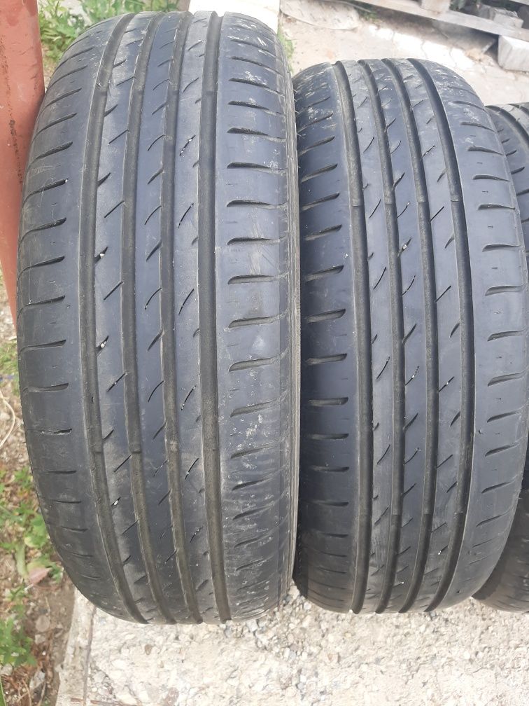 Продам шины 215/65/16 нексен