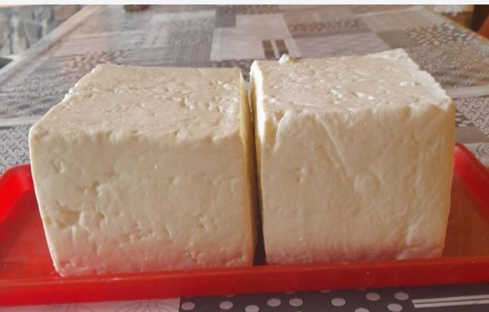 Vând telemea de oaie