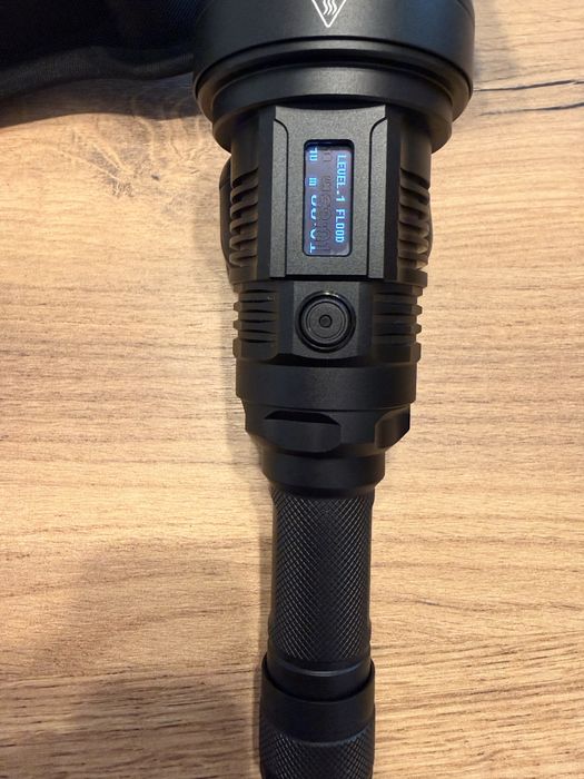 Lanternă profesională Nitecore P35i – Laser + LED, 3000 lumeni