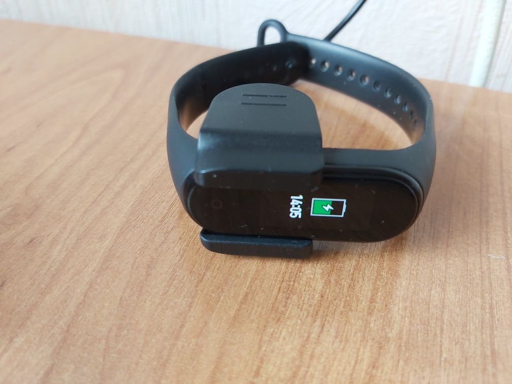 Зарядка на все модели подходит mi band 3, 4, 5 и браслет.