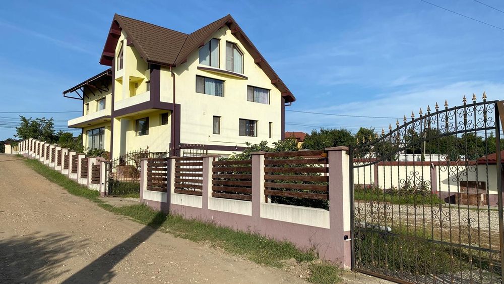 Vând închiriez casă 450 mp utili construiți 
Demisol, Parter + 2 etaj