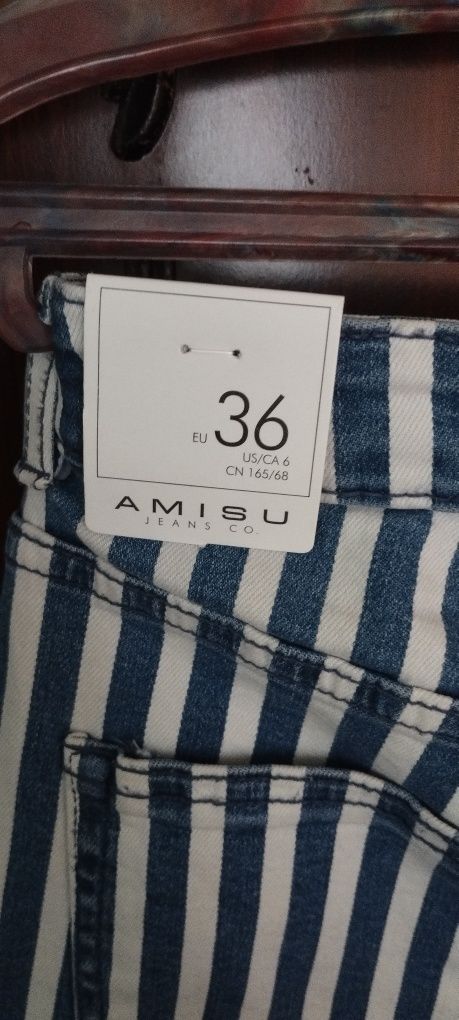 Дънки AMISU,нови с етикет,размер 36,или по-скоро са XS