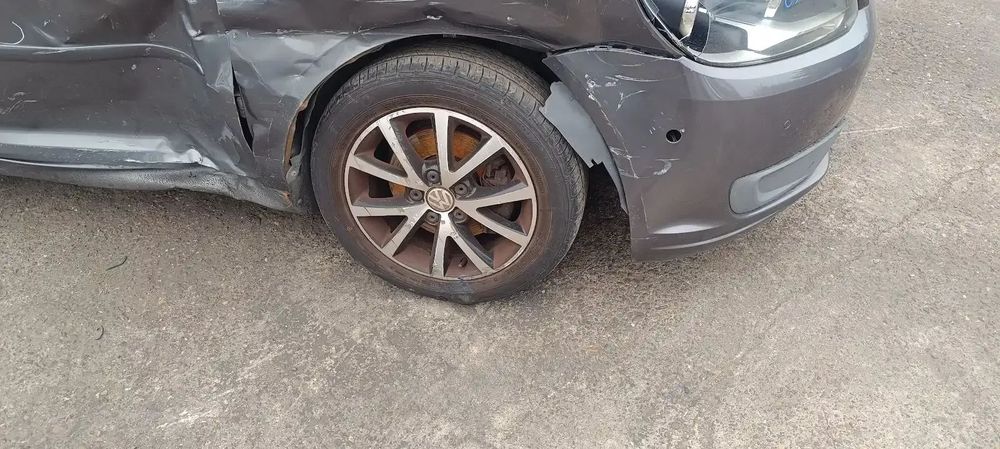 Dezmembrari / Dezmembrez Volkswagen Touran II (1T3) 1.6 TDI CAYC cutie viteze manuala codu culoare LD7R