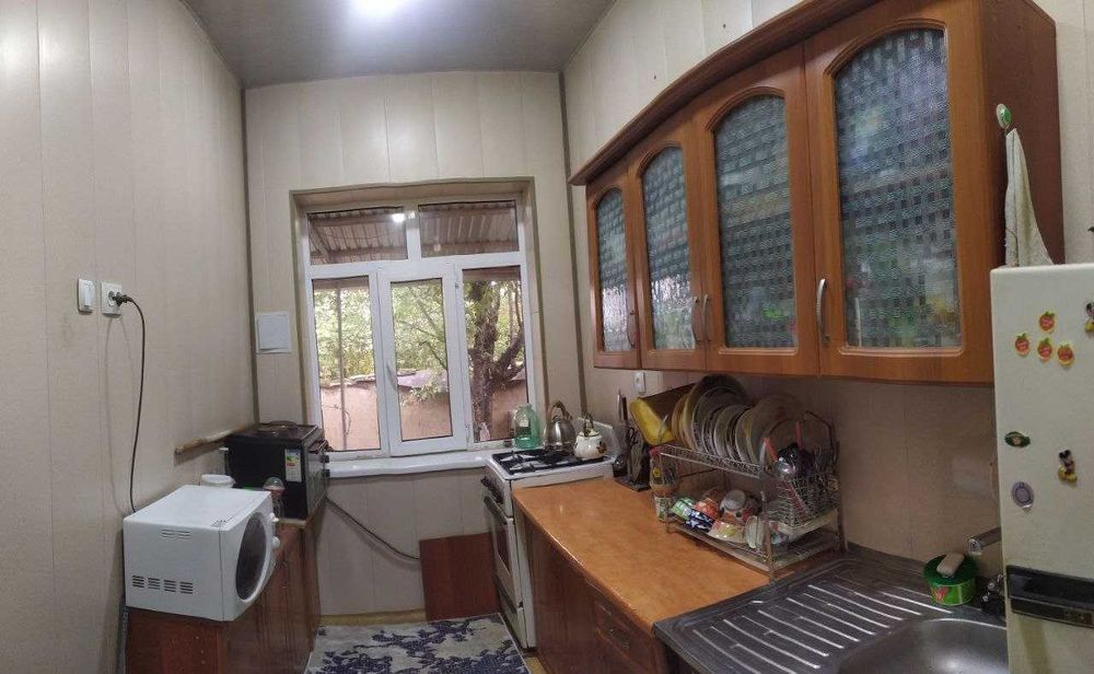 Hovlili 5-xona uy sotiladi yer maydoni (6+7) stux