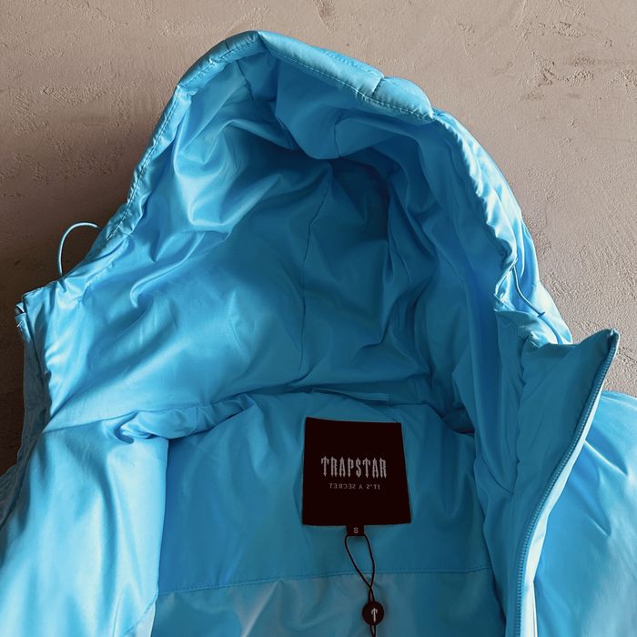 Stare super buna Trapstar Decoded Hooded Puffer 2.0