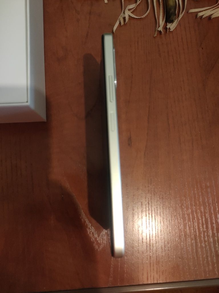 Срочно продам OPPO А38 золотистого цвета, состояния новое,.