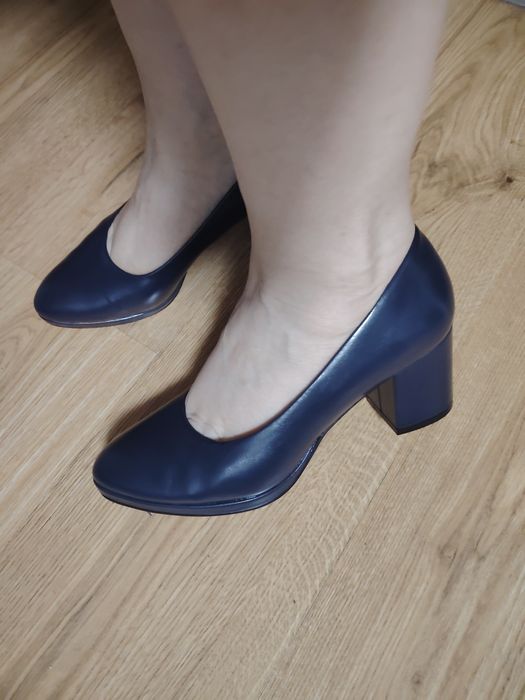 Тъмносини обувки 38 номер