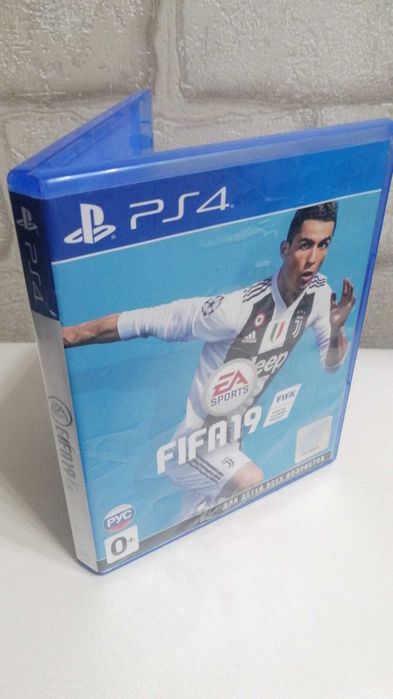 Продам игру FIFA 19 PS4