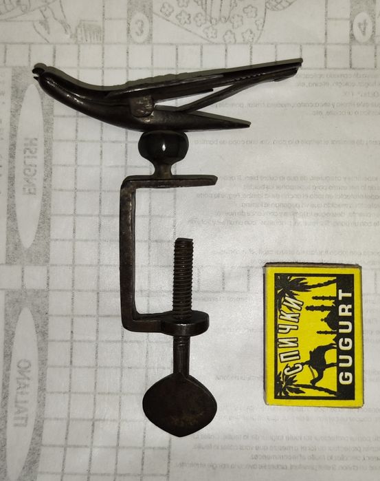 Старинный инструмент