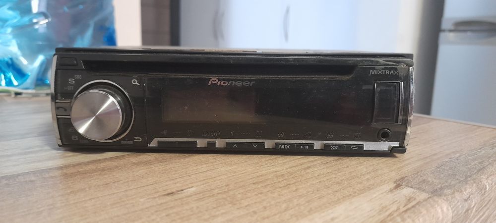 Pioneer DEH-5600BT