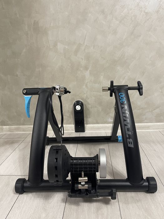 Продавам Велотренажор Btwin 300