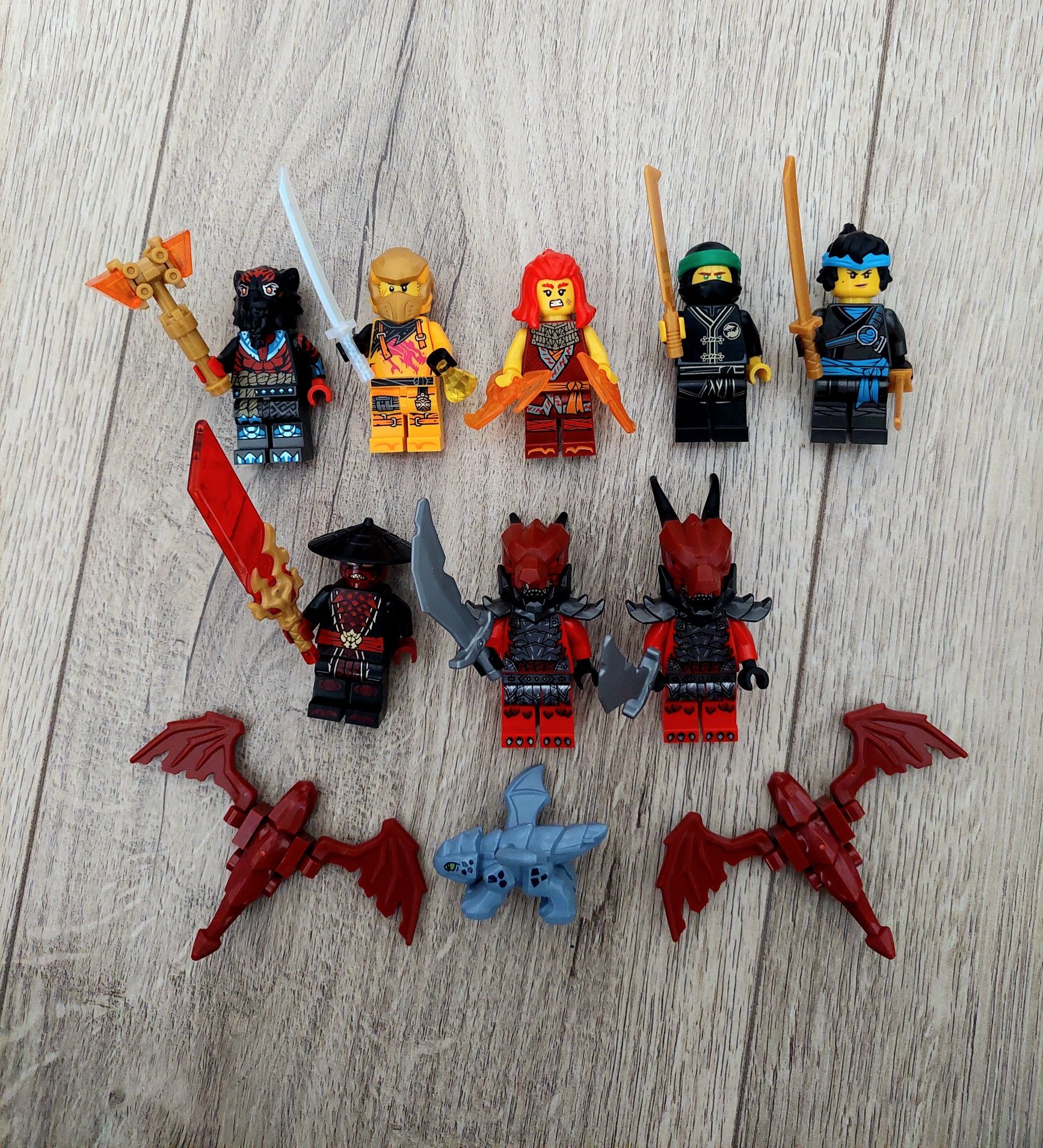 Lego Ninjago vehiculele lui Arin