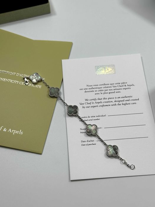 Bracelet Van Cleef & Arpels 5 motifs White Gold 750 Gray
