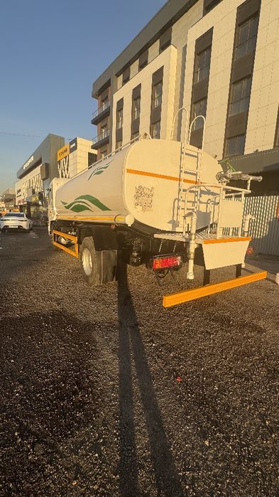 Наличий 15куб Водавоз (поливомоечная машина)