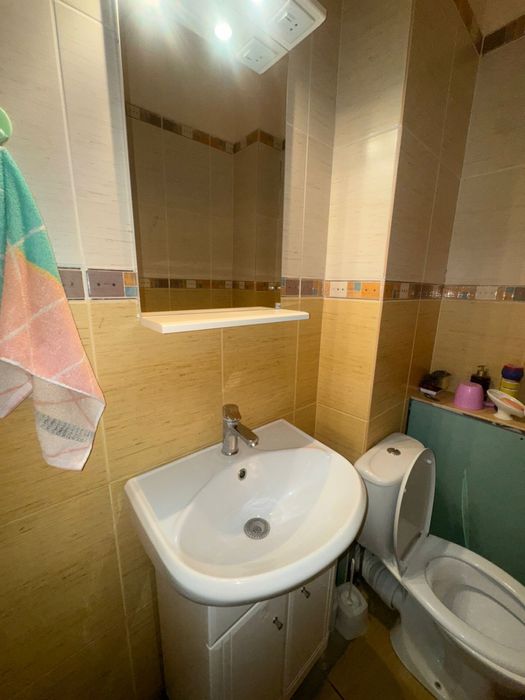 Раковина стеклосымен сатылады