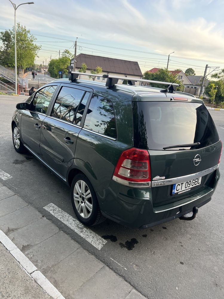 Vand opel zafira 2010 1.7 cdti