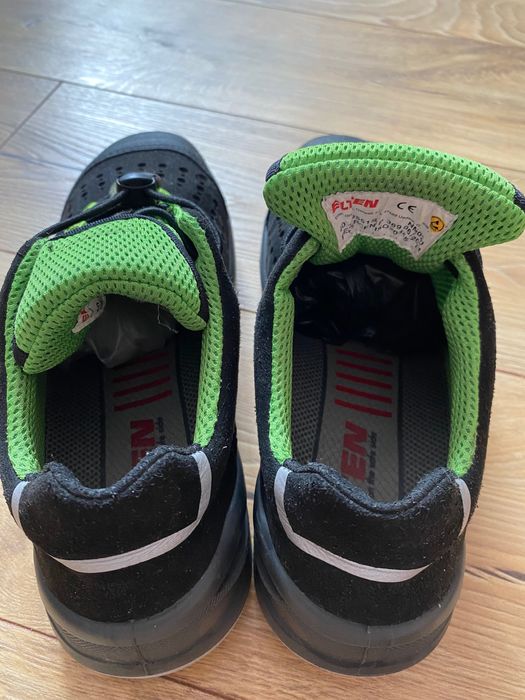 ELTEN-g h e t e de lucru, stare impecabila, cu bombeu, pr barbati, 40