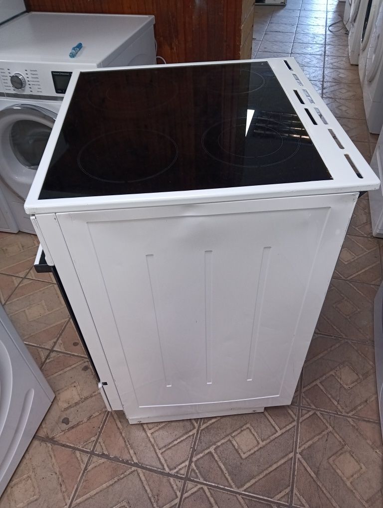 Свободно стояща печка с керамичен плот Gorenje 2 години гаранция!