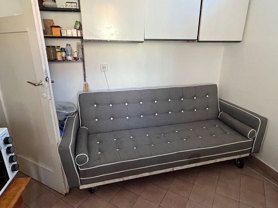 Разтегателен диван