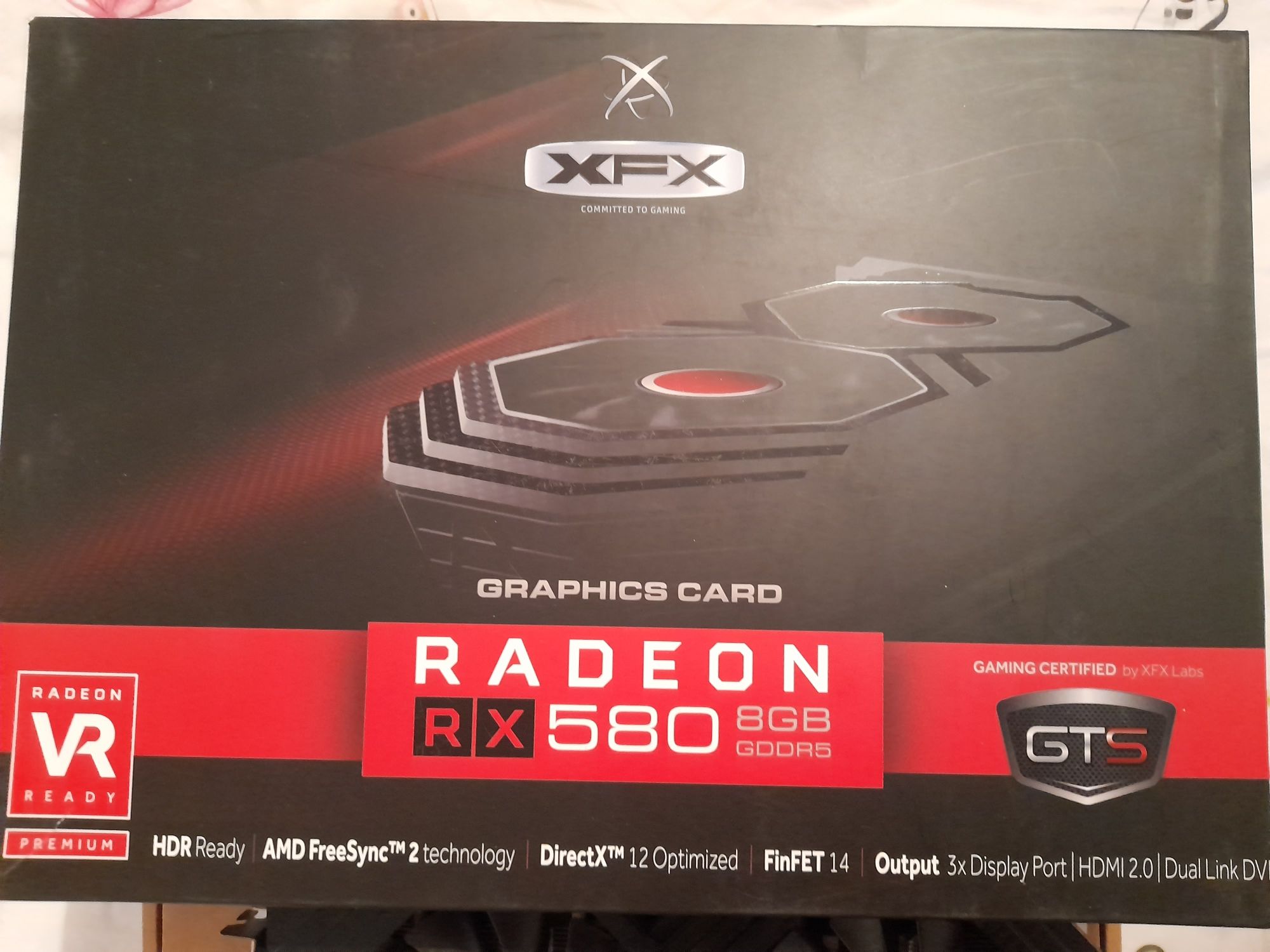 Placa video RX 580 pentru jocuri