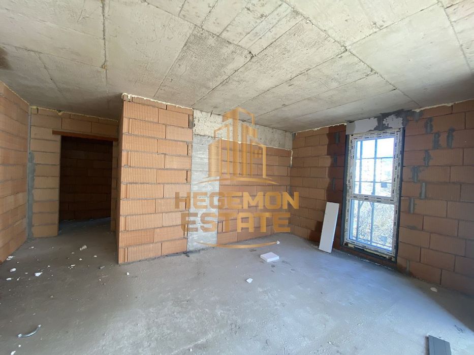 Продава се Двустаен апартамент в Варна, Цветен квартал - 58 кв.м за 1328 €/кв.м - Снимка #2