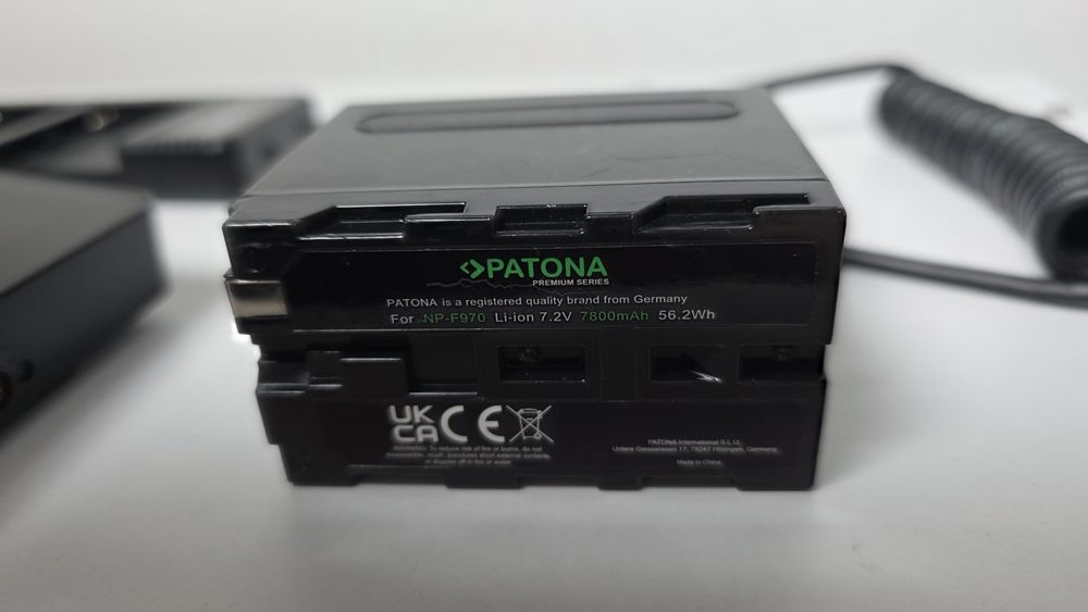 Monitor Feelworld F5 Pro + acumulator Patona NP-F750 si incarcator