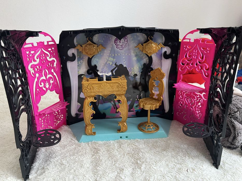 Домик от куклы Монстер хай