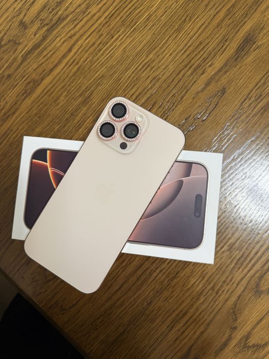 Продавам Iphone 16 Pro Max Desert Titanium