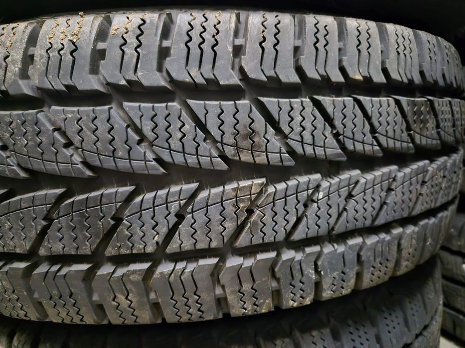 4 anvelope iarna Uniroyal 205 70 15C ca și noi