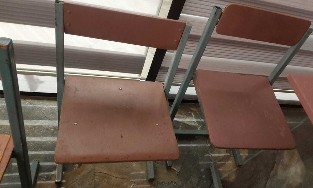 школьные стулья с железными ножками