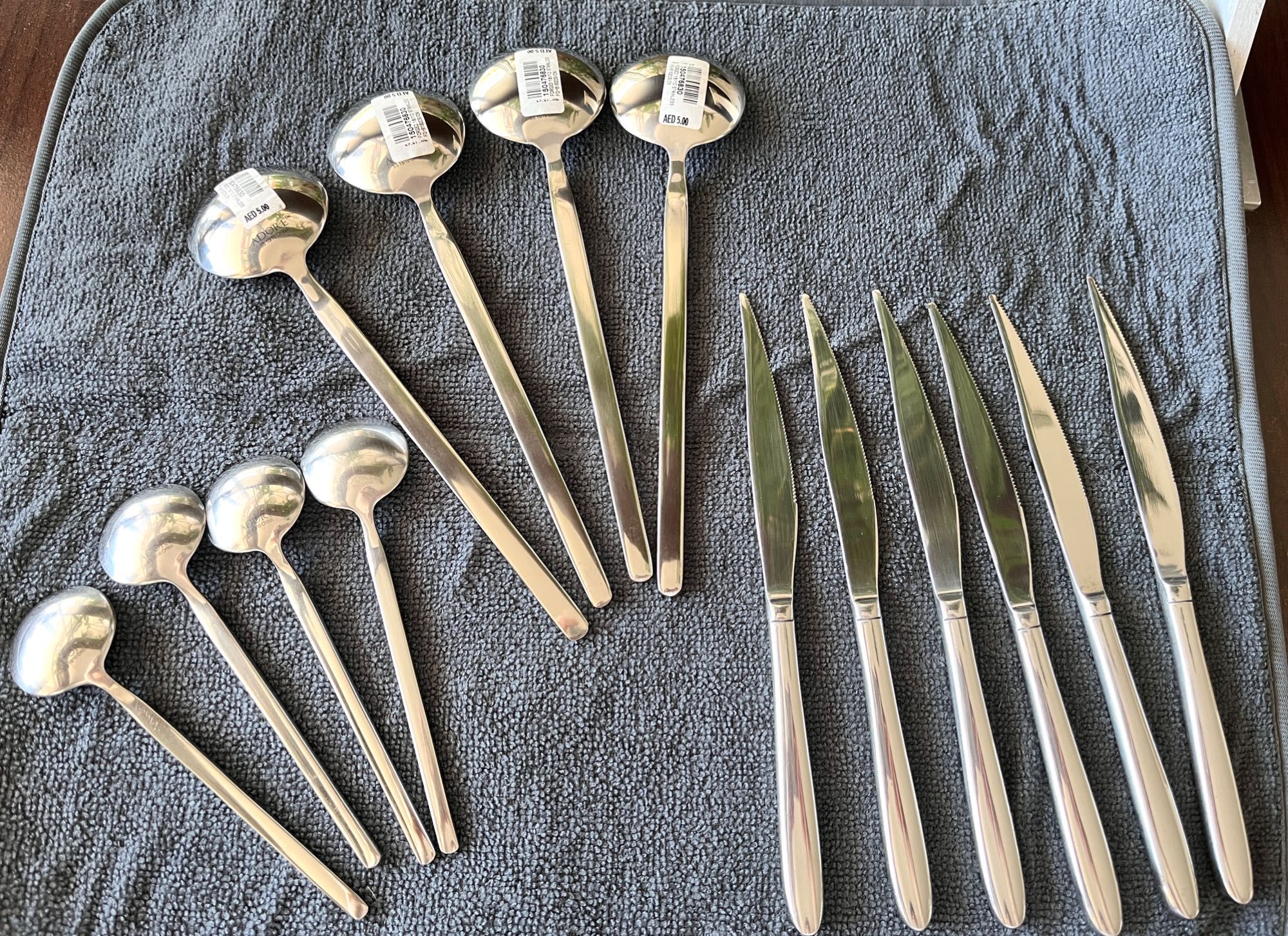 Set tacamuri linguri supa servire cutite peste lingurite inox