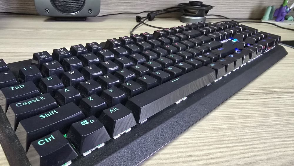 Vand Mouse Logitech G403 si Tastatura Redragon Varuna