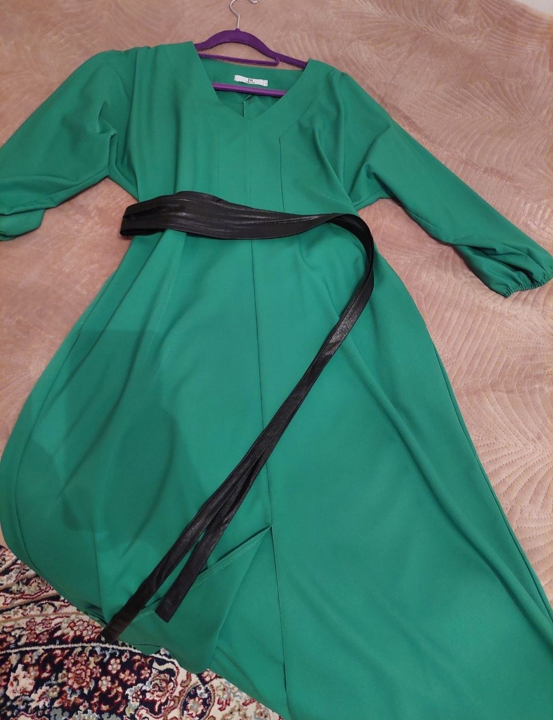 Продам платье зелёного цвета