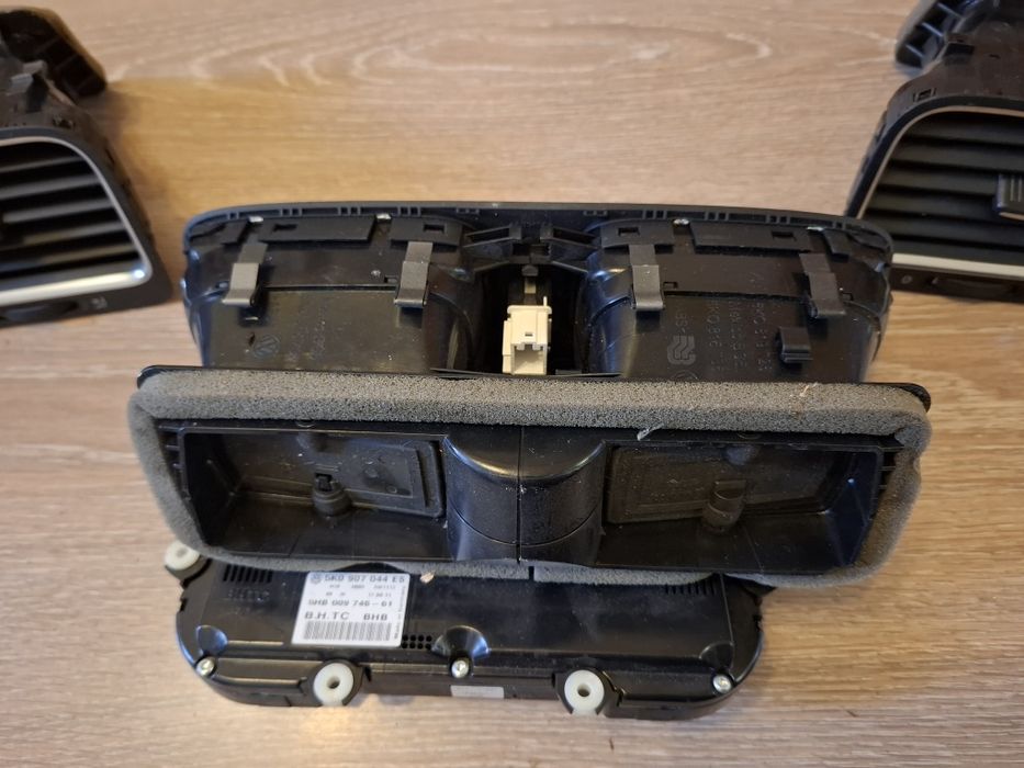 Grile aerisire fata stanga dreapta + modul control clima Golf 6 combi