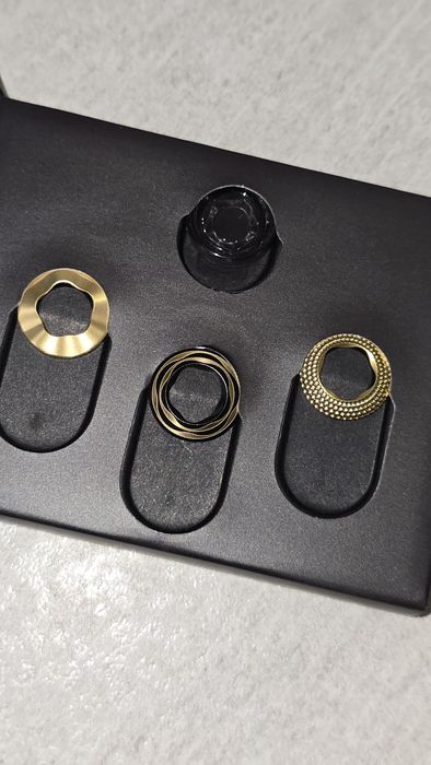 Kit IQOS Iluma i Seletti + 3 inele Seletti