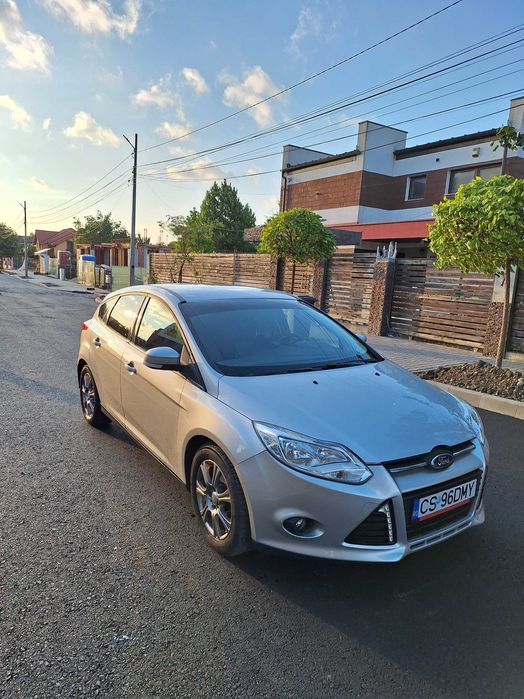 Ford Focus 3 hatchback 1.6 TDCI - ambreiaj + distributie făcute