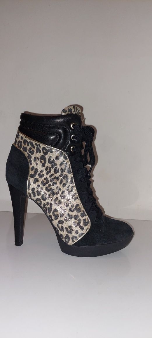 Ghete Guess  animal print