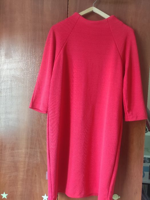 Червена рокля / Синя рокля / Черна рокля