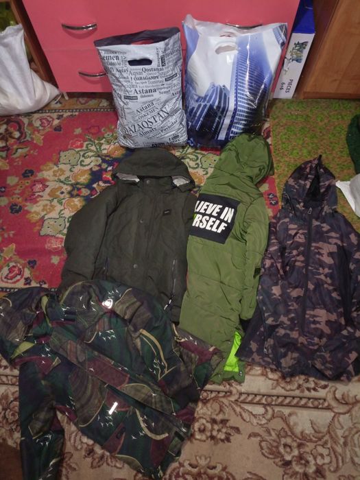 Очень много вещей на мальчика подростка