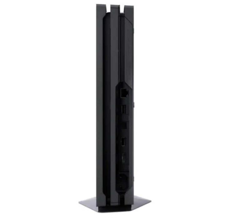 Ps 4 pro 1TB cu gta 5 cu o maneta