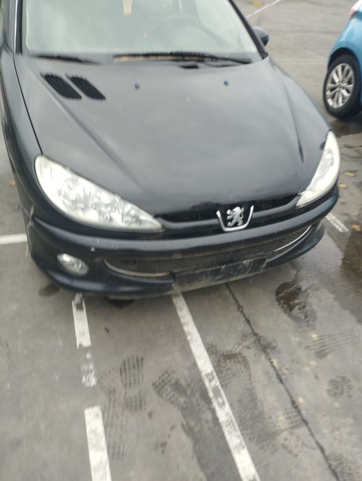 Dezmembrez Peugeot 206 berlina 1.4 kfw