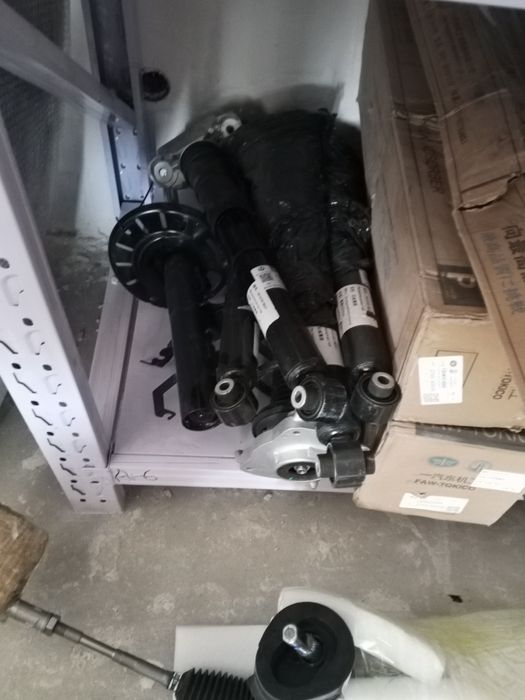 Leapmator C16 C10 orqa bagaj va eshiklari