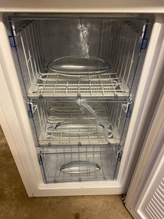 Хладилници на газ  и ток и фризери на 220 волта