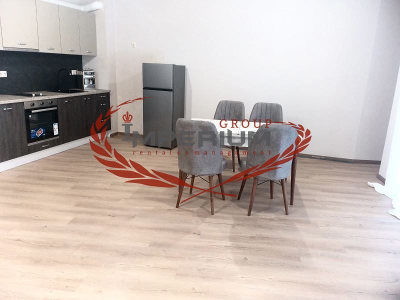 Дава се под наем Двустаен апартамент в Варна, Колхозен пазар - 70 кв.м за 586.5 € - Снимка #1