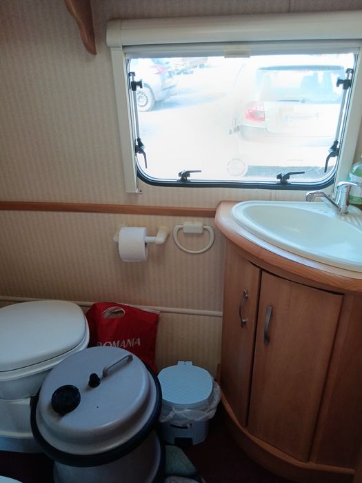 Vind rulota marca Jura, înmatriculată,an 2003.