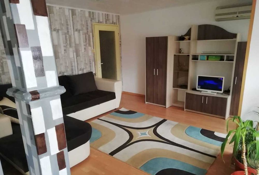 Дава се под наем Тристаен апартамент в Бургас, Център - 77 кв.м за 275 € - Снимка #2
