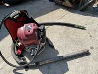 Vibrator beton pe benzinan