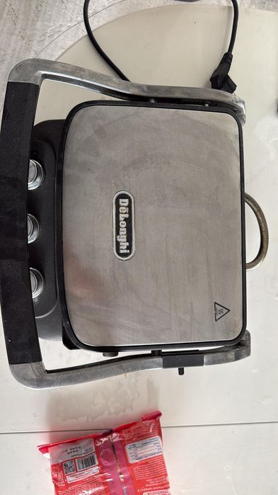 Продаётся электрогриль Delongi