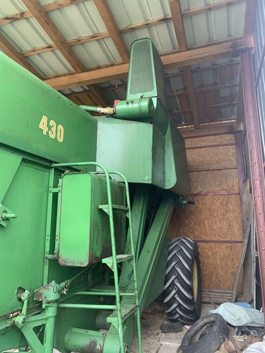 Vând John Deere 430